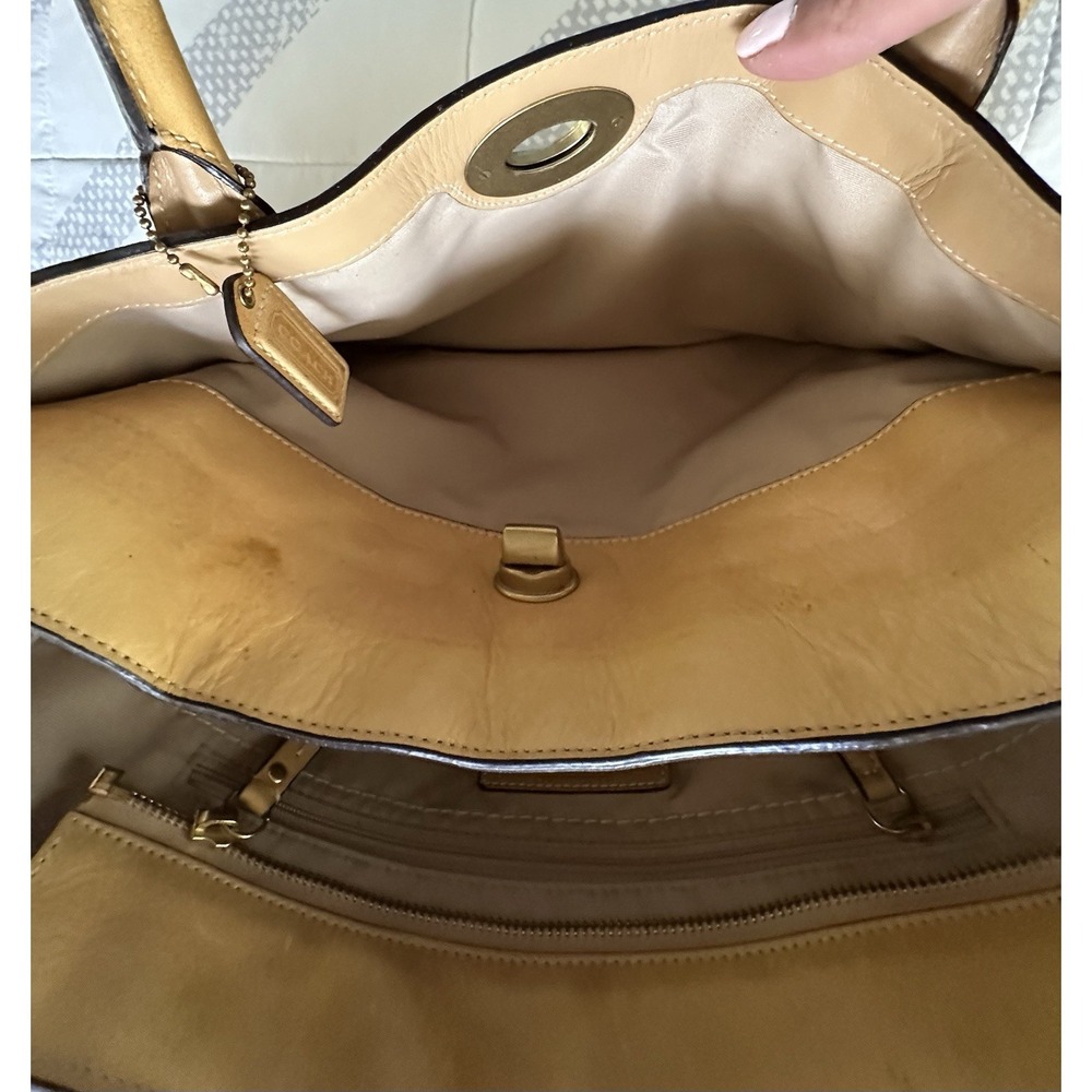 Vtg COACH Hamptons Large Leather Handbag 11555 Yellow Turnlock Tote Work Bag - Picture 16 of 16